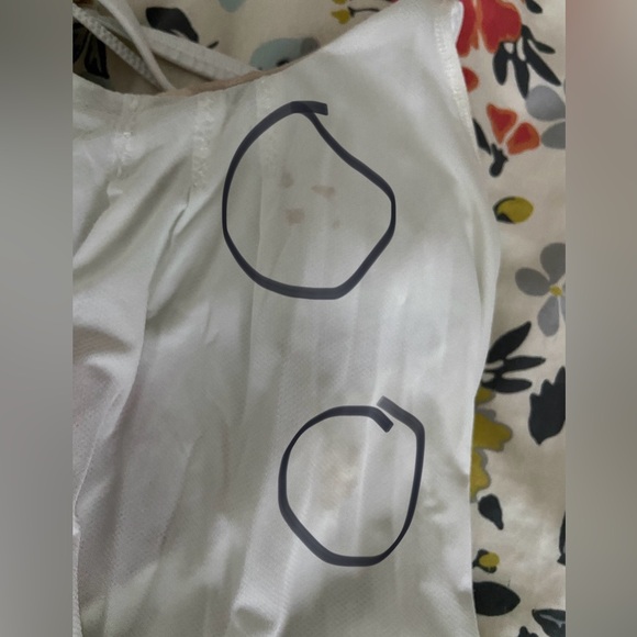 Lululelon tank tops - Picture 7 of 7